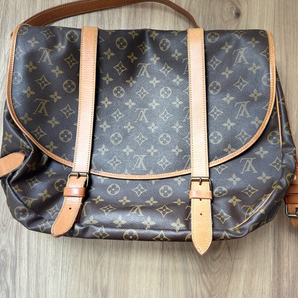 Louis Vuitton Saumur 43 Saddle Bag